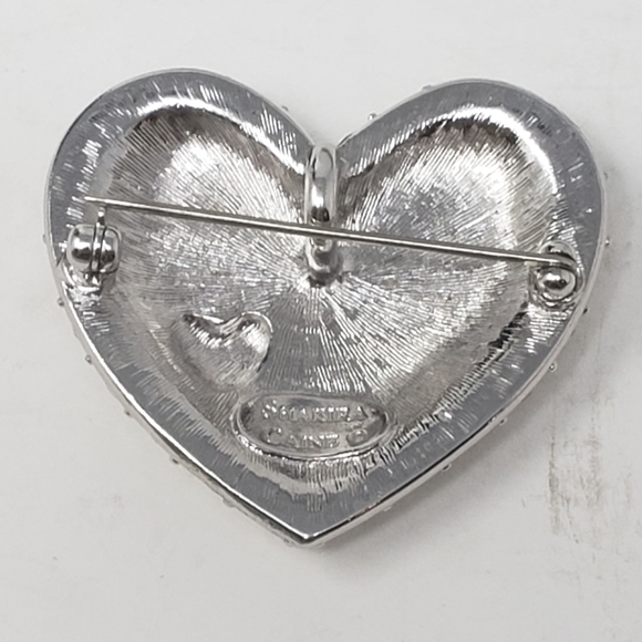 Sparkling Shakira Caine crystal heart pendant pin - Picture 2 of 6